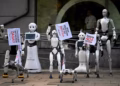 En Polonia, hasta los robots protestan contra la IA