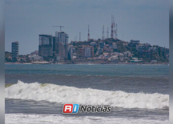 Refuerzan vigilancia en playas de Mazatlán ante posibles efectos del huracán Polo