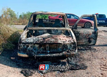 Hallan camioneta calcinada y abandonada en Guasave
