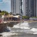 Oleaje de hasta 2.5 metros obliga a reforzar vigilancia en playas de Mazatlán