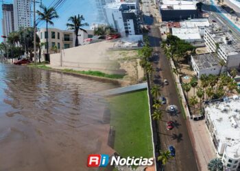 Lluvias dejan hasta 500 reportes semanales de drenaje en Mazatlán