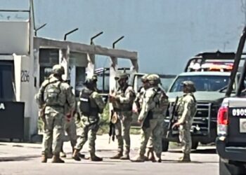Atacan a balazos a pareja en pleno Centro de Culiacán; ambos resultan heridos