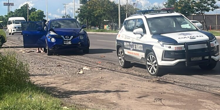 Persecución termina con tres detenidos y choque en el sur de Culiacán