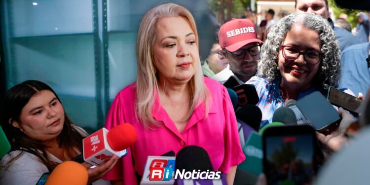Martha Reyes pide reunión de trabajo con la gobernadora y no solo fotografías