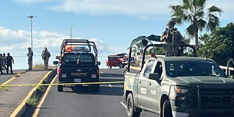 Asesinan a mujer a balazos mientras circulaba por el bulevar José Limón, en Culiacán