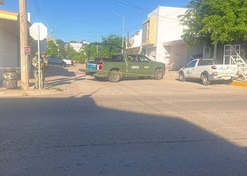 Localizan asesinado y emplayado a un hombre en la colonia Lázaro Cárdenas, Culiacán