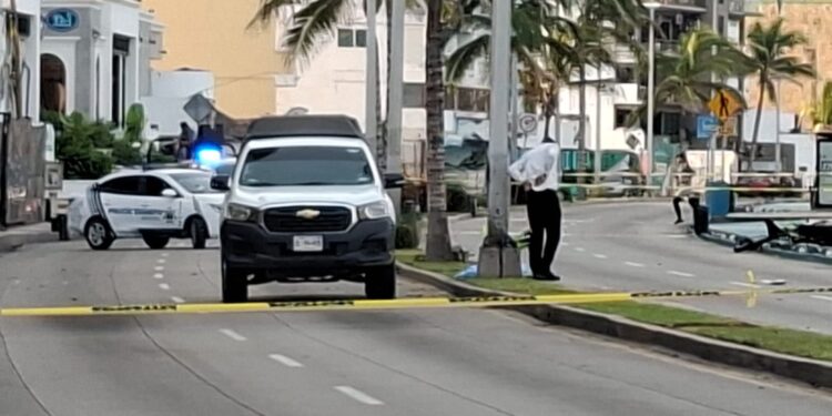 Mueren dos jóvenes motociclistas tras accidente en el Malecón de Mazatlán
