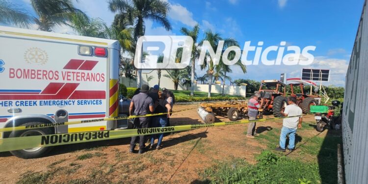 Identifican a Alberto, de 54 años, quien murió aplastado por un tractor en Mazatlán
