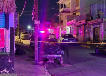 Ataque a balazos deja un muerto y una mujer herida en Brisas del Mar