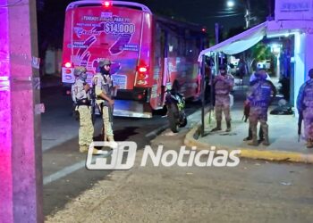 Hieren de un balazo a hombre durante presunto intento de despojo de motocicleta