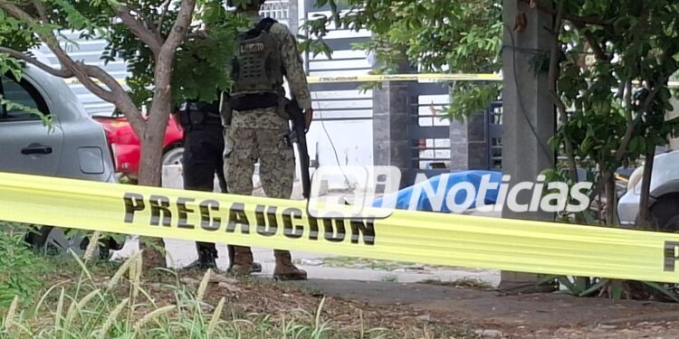 Ataque a balazos contra pareja deja un muerto y una mujer grave en Colinas del Real