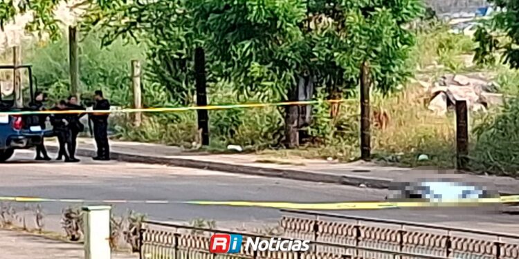 Hombre es localizado sin vida y con las manos amarradas en el Libramiento 2 de Mazatlán