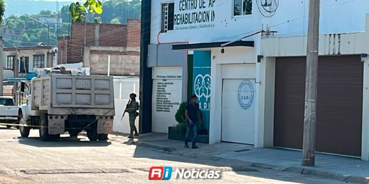 Balean clínica de rehabilitación en Culiacán; una persona de origen chino resulta herida