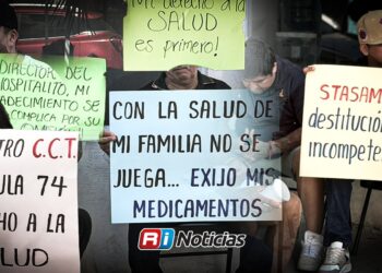 Trabajadores del Hospitalito de la Juárez protestan por falta de medicamentos