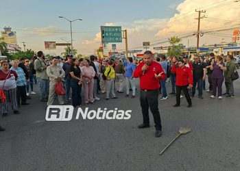 Bloquean Ejército Mexicano e Insurgentes por protesta de trabajadores municipales