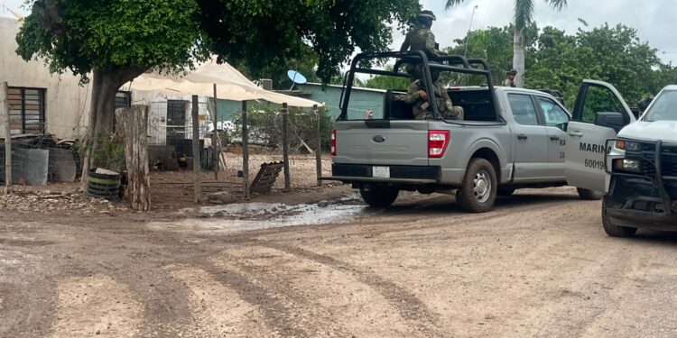 Detienen a cinco hombres armados durante operativo en Aguaruto