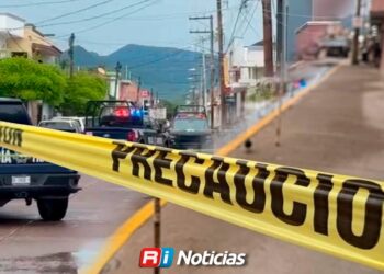 Ejecutan a mujer cuando llegaba a su domicilio en pleno Centro de Escuinapa
