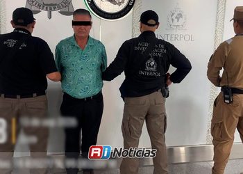 Detienen en el AICM a dos personas buscadas por secuestro agravado y explotación sexual