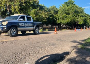 Muere mujer atropellada por varios vehículos en carretera de Navolato