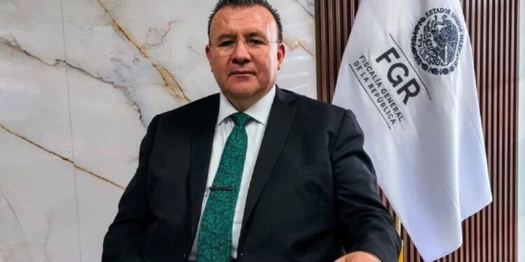 Reportan salida del delegado de la FGR en Guanajuato tras decomiso de 59 millones de litros de combustible