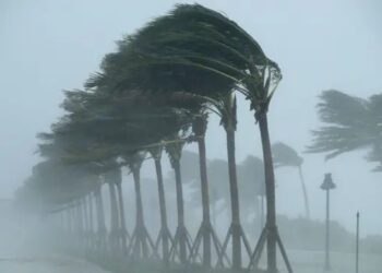 Posible ciclón tropical se intensifica en el Pacífico, mientras un frente frío se acerca al norte