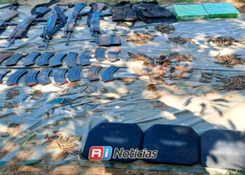 Hallan arsenal abandonado durante operativo militar en Siqueros