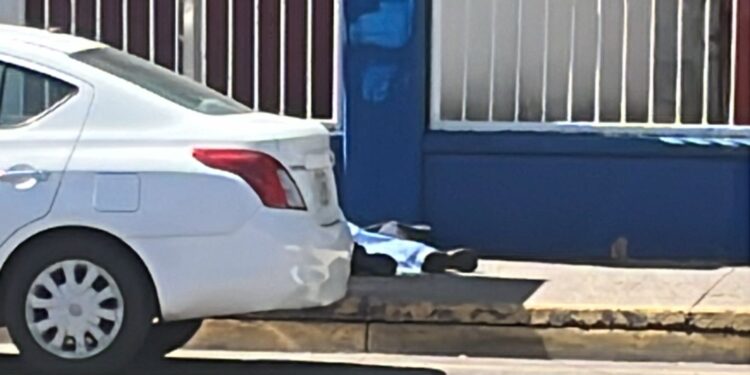 Balean aún hombre frente a Ciudad Universitaria en Culiacán; alumnos se resguardan en sus aulas