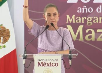 Protestas y abucheos sacuden evento de Sheinbaum en Colima; presidenta confronta a manifestantes