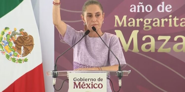 Protestas y abucheos sacuden evento de Sheinbaum en Colima; presidenta confronta a manifestantes
