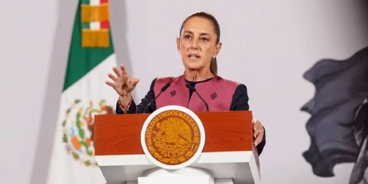 “No puedes tener dos banderas”: Sheinbaum plantea limitar la doble nacionalidad para gobernantes