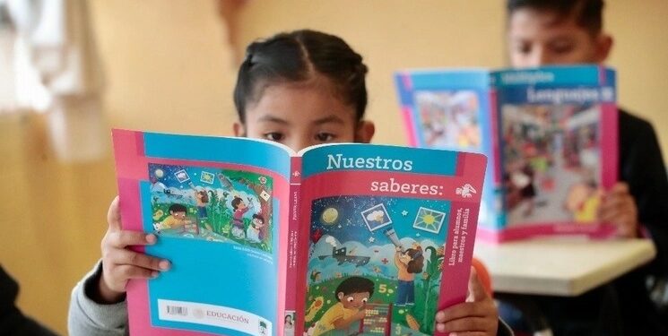 Sheinbaum anuncia nuevos libros de texto para educación básica en 2027