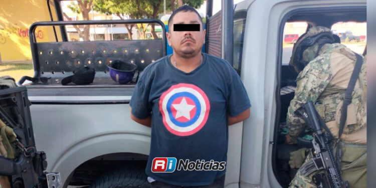 Detienen a motociclista con presunta droga durante operativo de Marina en Mazatlán