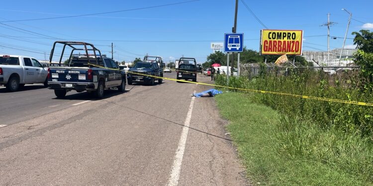 Identifican a joven asesinado junto a la carretera Culiacán-Eldorado