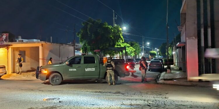 Muere hombre tras ser atacado a balazos dentro de su vivienda en Culiacán