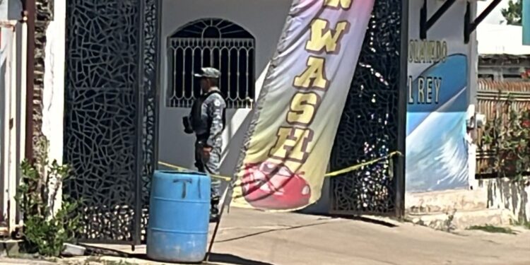 Ataque a balazos en autolavado deja dos hombres muertos en Culiacán
