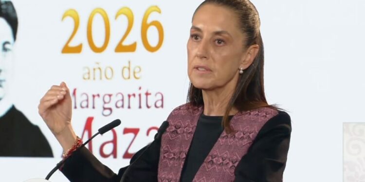 Sheinbaum niega abucheos en su contra durante evento en Colima y afirma que gritos de “fuera” eran para manifestantes
