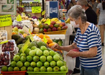 Sin turistas, la canasta básica sostiene al Mercado Pino Suárez