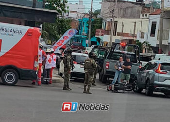 Motociclista choca contra camioneta en la colonia Reforma