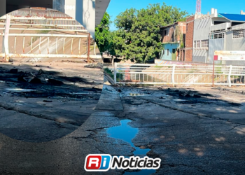 Atacan a balazos y queman tres vehículos en departamentos de Culiacán