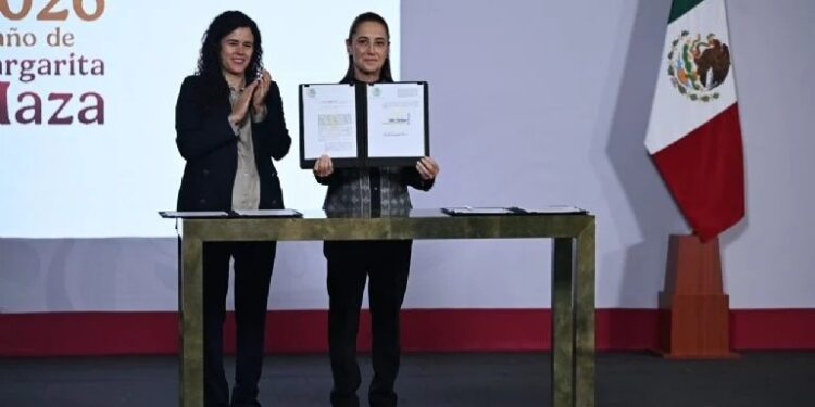 Sheinbaum firma decreto: sin doble nacionalidad para presidentes y gobernadores