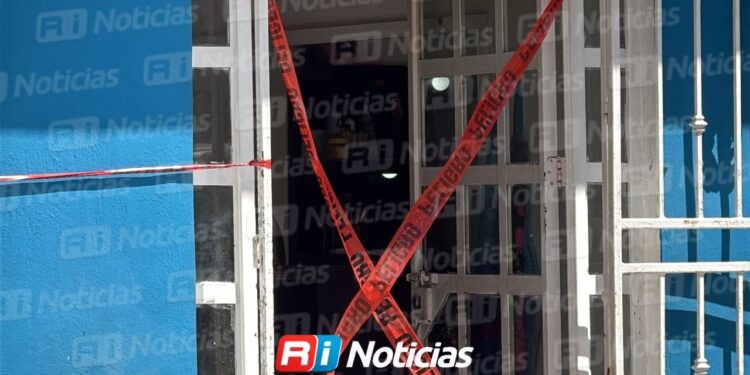 Ataque armado al interior de una estética, en Villa Unión, deja un hombre muerto y una mujer herida
