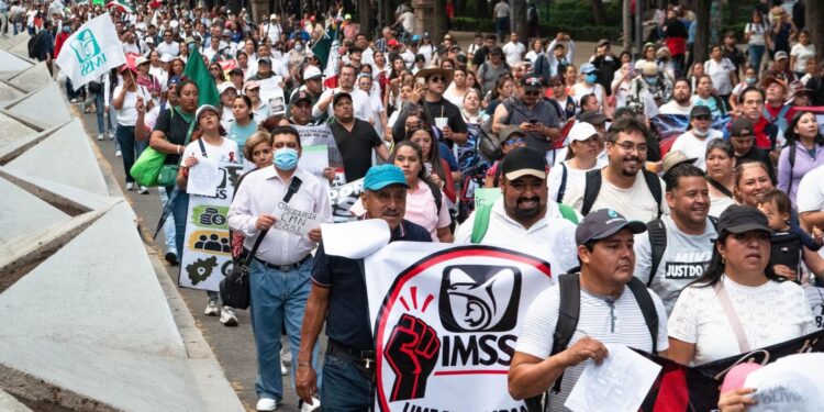Sheinbaum informa que IMSS y sindicato trabajan en nueva propuesta salarial tras rechazo del 5.1%