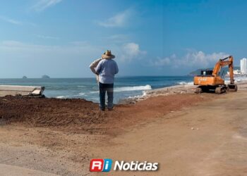 Refuerzan contención en el malecón de Mazatlán tras colapso; preparan rehabilitación