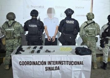 Grupo Interinstitucional detiene a un hombre; le aseguran armas y dosis de presunta metanfetamina