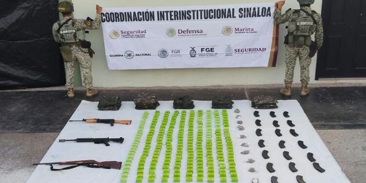 Aseguran tres rifles, municiones y una camioneta tras enfrentamiento en Navolato
