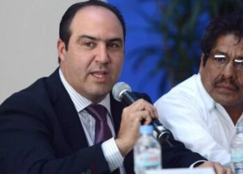 Desde la oficina de Cabeza de Vaca salían las instrucciones sobre contratos, revela exsecretario