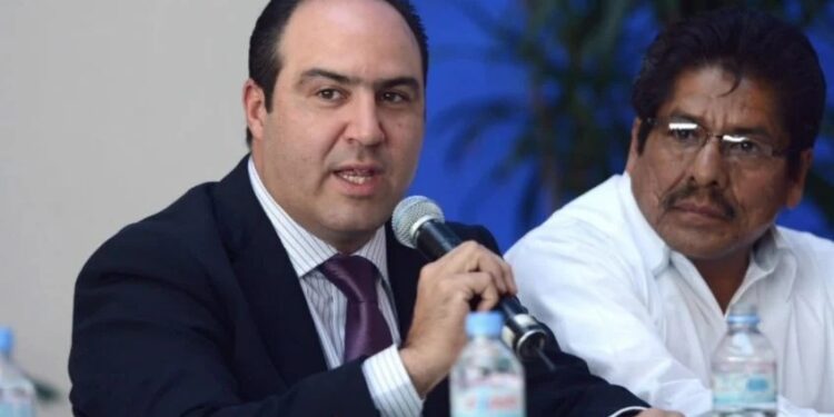 Desde la oficina de Cabeza de Vaca salían las instrucciones sobre contratos, revela exsecretario