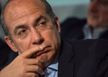 Felipe Calderón ‘reclama’ que su estatua fuera decapitada en Los Pinos: ‘Son unos miserables’