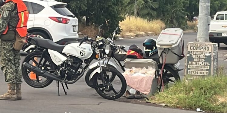 Adulto mayor repartidor de tortillas resulta herido en choque de motocicleta en Culiacán