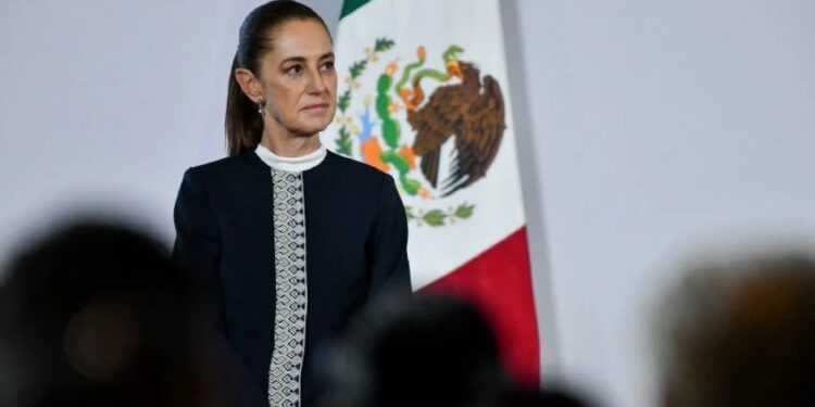 FGR analizará denuncia de familia de ex agente de la CIA: Sheinbaum